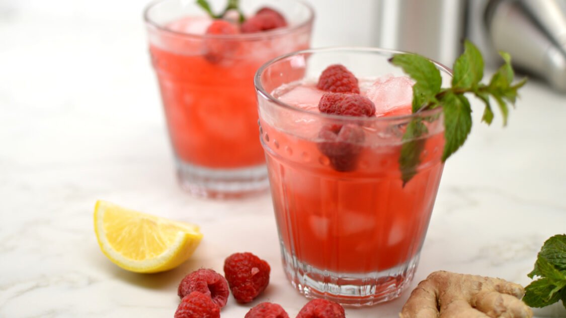 raspberry ginger fizz kombucha mocktail