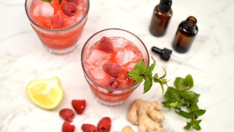 raspberry gingerade kombucha mocktail