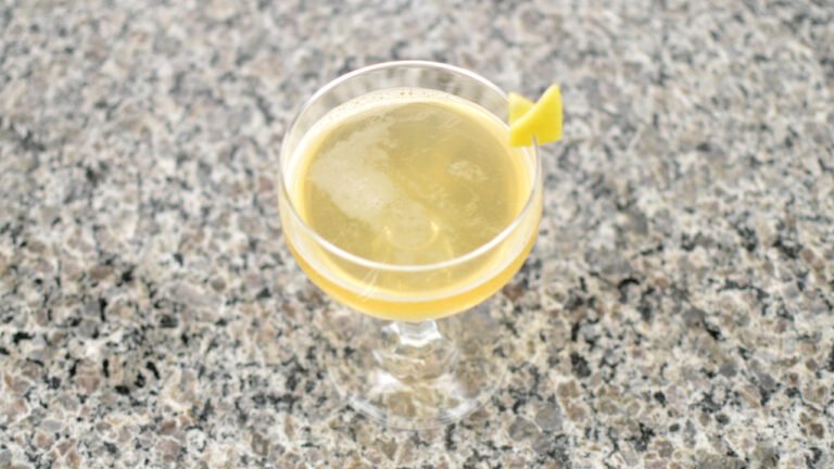 bees knees kombucha mocktail top